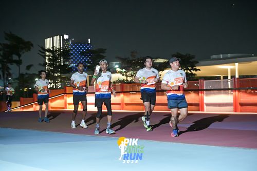 Race photo from PIK NITE RUN 2025