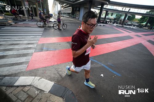 Race photo from Nu Skin Run 10K