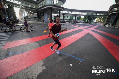 Race photo from Nu Skin Run 10K