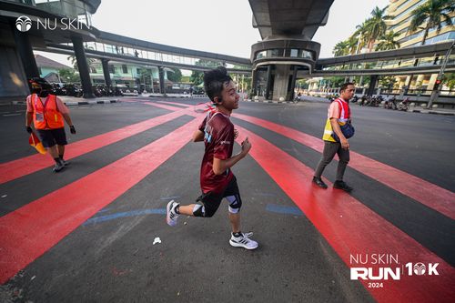 Race photo from Nu Skin Run 10K