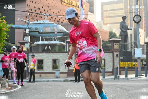 Race photo from Smartfren Run 2025 