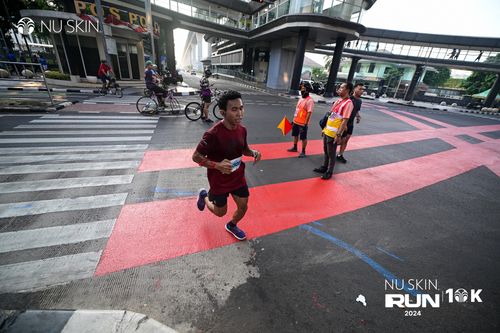 Race photo from Nu Skin Run 10K