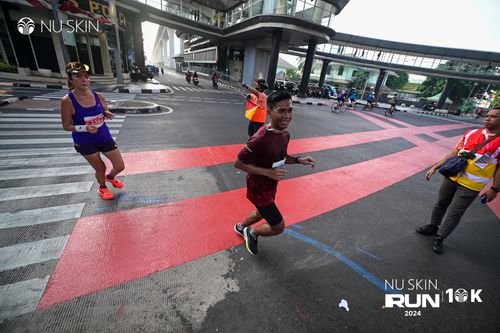 Race photo from Nu Skin Run 10K