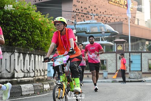 Race photo from Smartfren Run 2025 