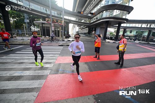 Race photo from Nu Skin Run 10K