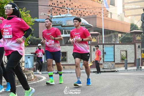 Race photo from Smartfren Run 2025 