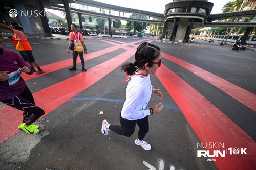 Race photo from Nu Skin Run 10K
