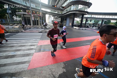 Race photo from Nu Skin Run 10K