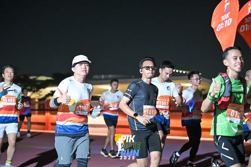Race photo from PIK NITE RUN 2025