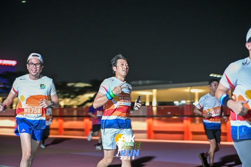 Race photo from PIK NITE RUN 2025