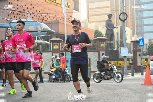Race photo from Smartfren Run 2025 