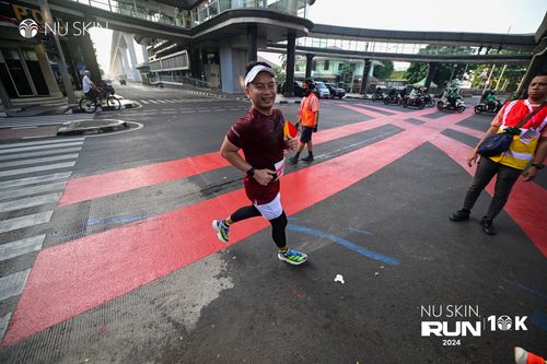Race photo from Nu Skin Run 10K
