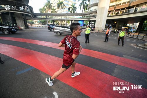 Race photo from Nu Skin Run 10K