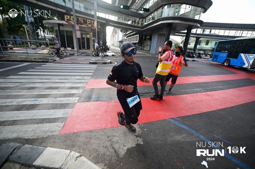 Race photo from Nu Skin Run 10K