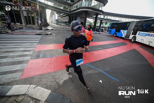 Race photo from Nu Skin Run 10K