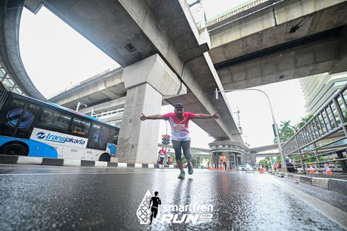 Race photo from Smartfren Run 2024