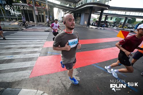 Race photo from Nu Skin Run 10K