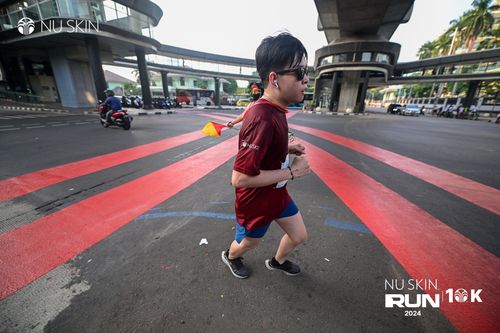 Race photo from Nu Skin Run 10K