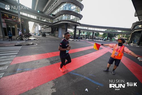 Race photo from Nu Skin Run 10K