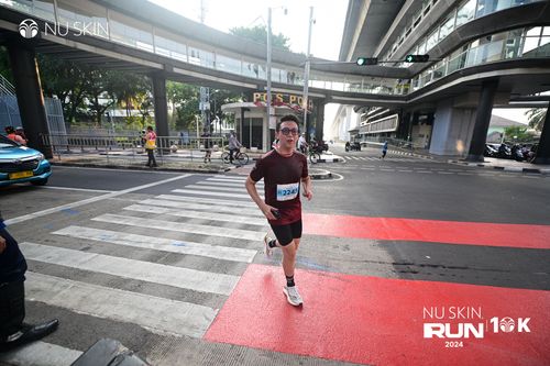 Race photo from Nu Skin Run 10K