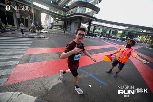 Race photo from Nu Skin Run 10K