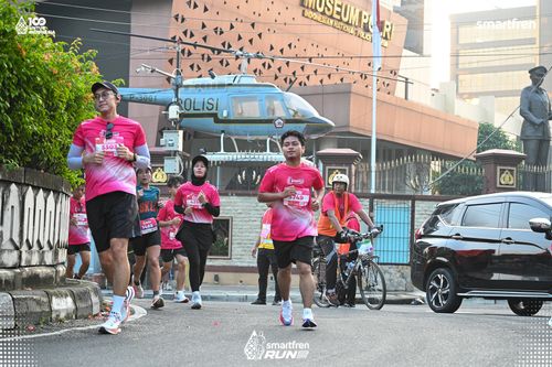Race photo from Smartfren Run 2025 