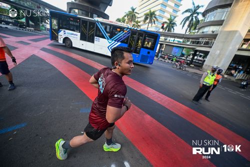 Race photo from Nu Skin Run 10K