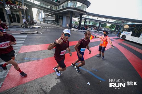 Race photo from Nu Skin Run 10K