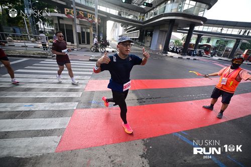 Race photo from Nu Skin Run 10K