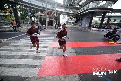 Race photo from Nu Skin Run 10K