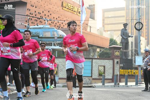 Race photo from Smartfren Run 2025 