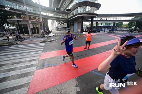 Race photo from Nu Skin Run 10K