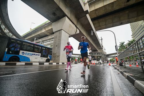 Race photo from Smartfren Run 2024
