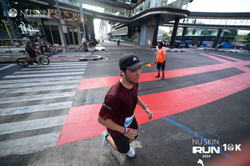 Race photo from Nu Skin Run 10K