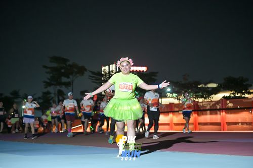 Race photo from PIK NITE RUN 2025