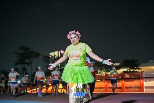 Race photo from PIK NITE RUN 2025