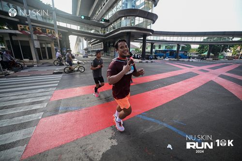 Race photo from Nu Skin Run 10K