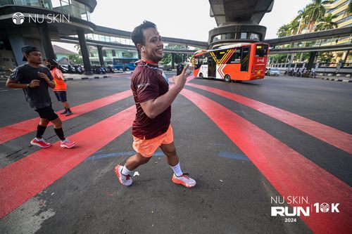Race photo from Nu Skin Run 10K