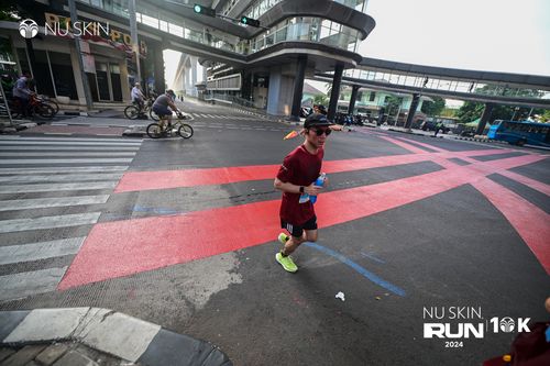 Race photo from Nu Skin Run 10K