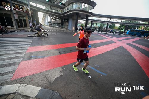 Race photo from Nu Skin Run 10K