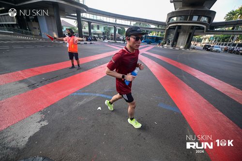 Race photo from Nu Skin Run 10K