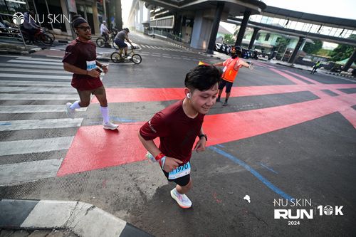 Race photo from Nu Skin Run 10K