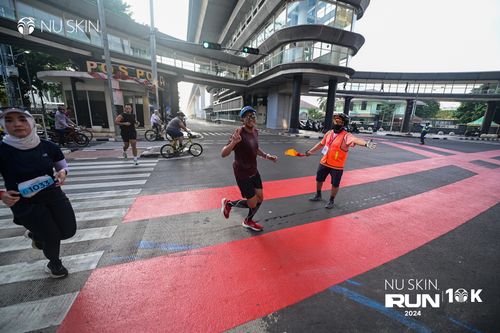 Race photo from Nu Skin Run 10K