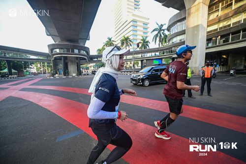Race photo from Nu Skin Run 10K