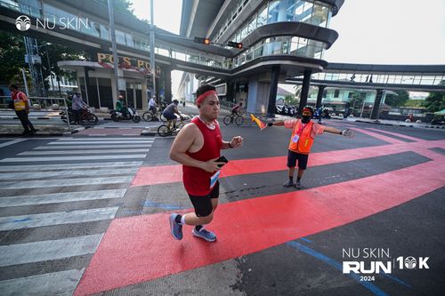 Race photo from Nu Skin Run 10K