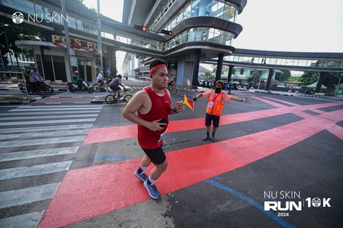 Race photo from Nu Skin Run 10K