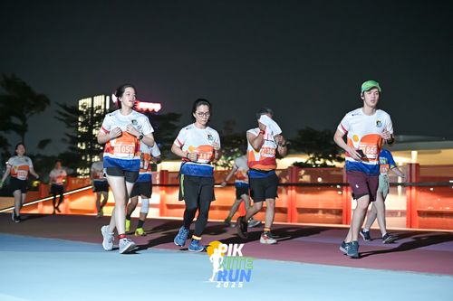 Race photo from PIK NITE RUN 2025