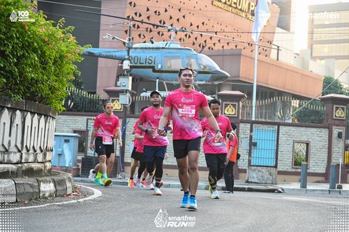 Race photo from Smartfren Run 2025 