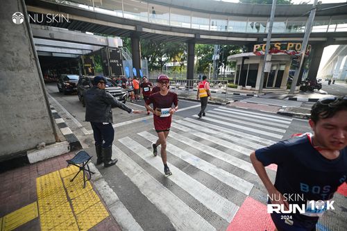 Race photo from Nu Skin Run 10K
