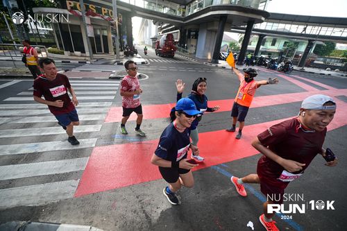 Race photo from Nu Skin Run 10K